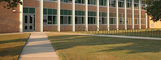 How to Clean Your School’s Outdoor Spaces