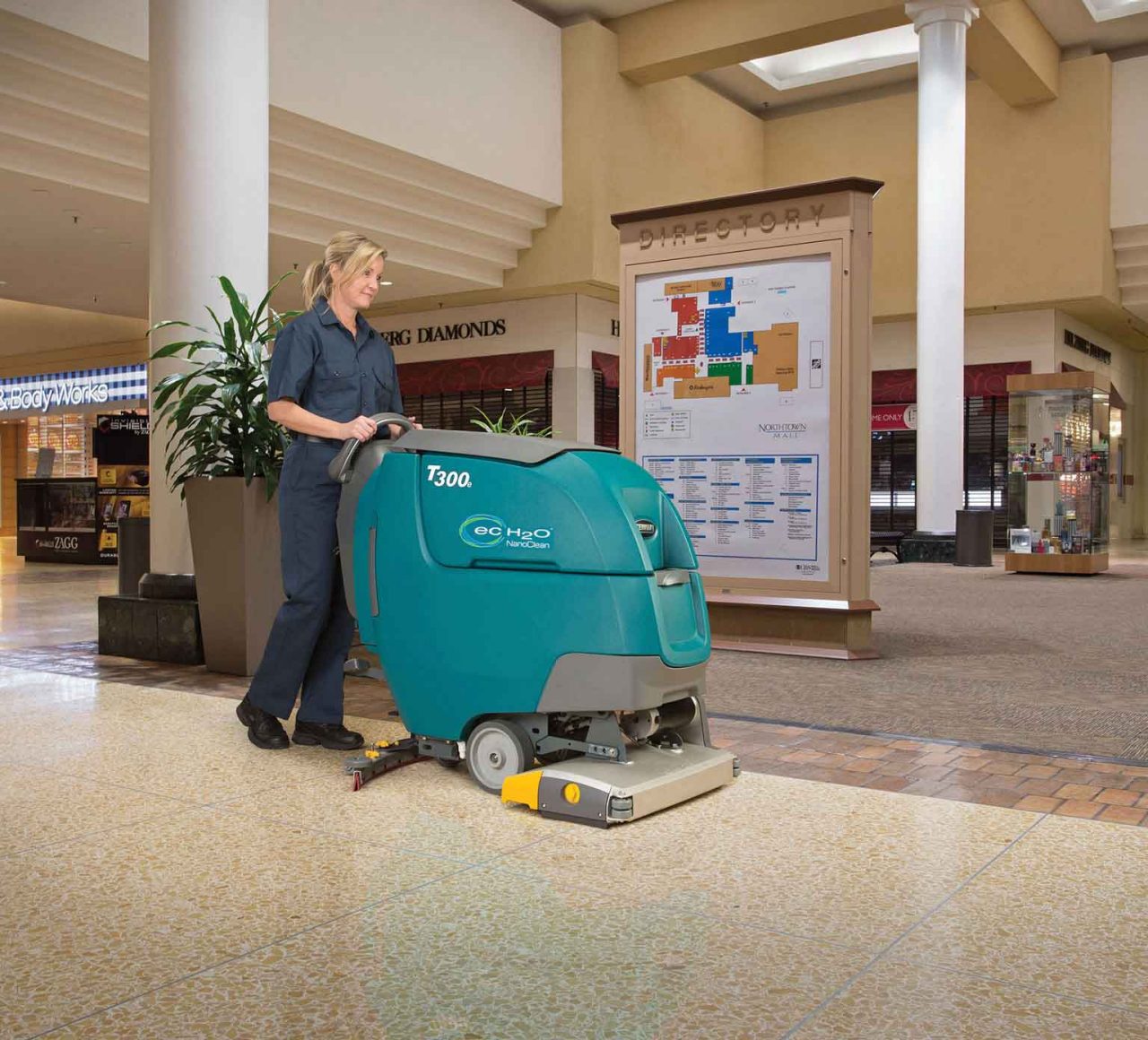Tennant T300 cleaning retail floors